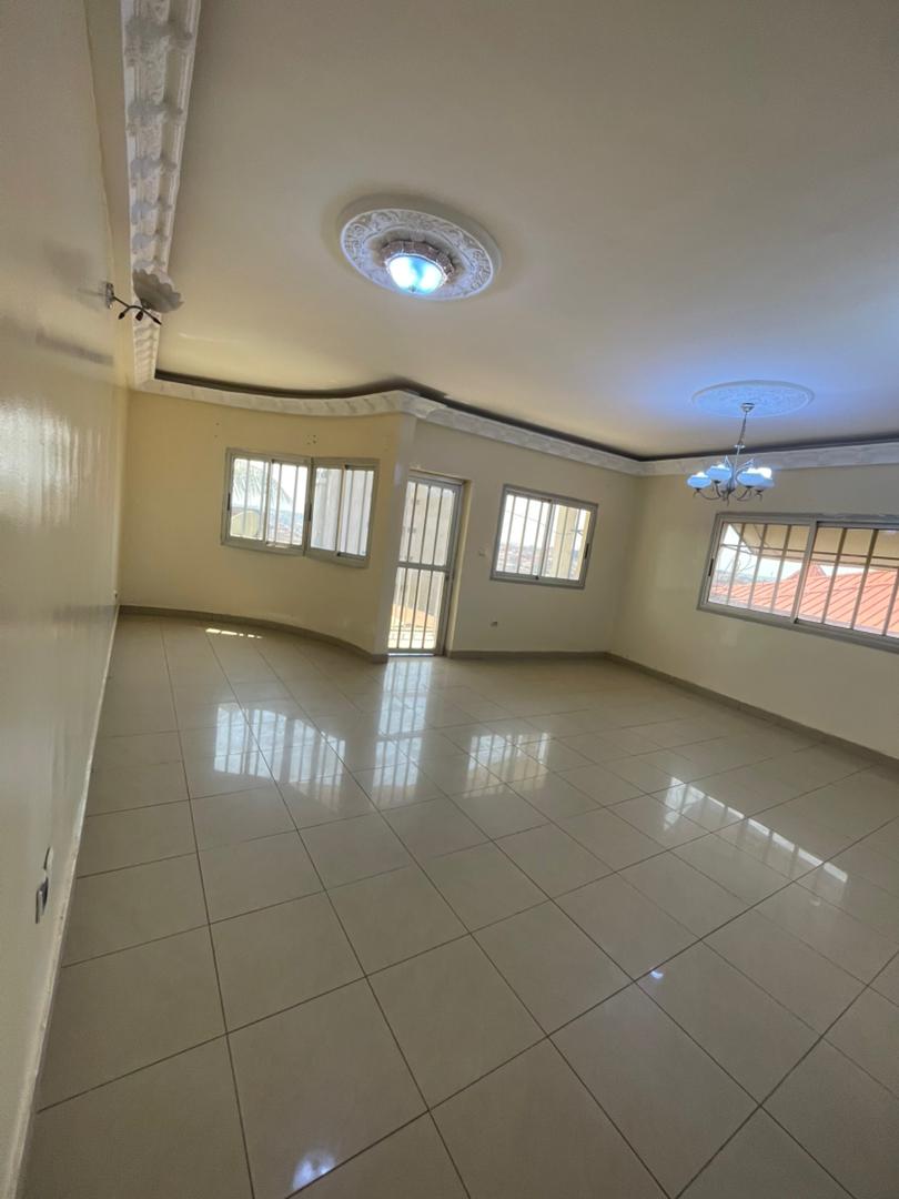 APPARTEMENT BON STANDING À LOUER – BIYEM-ASSI