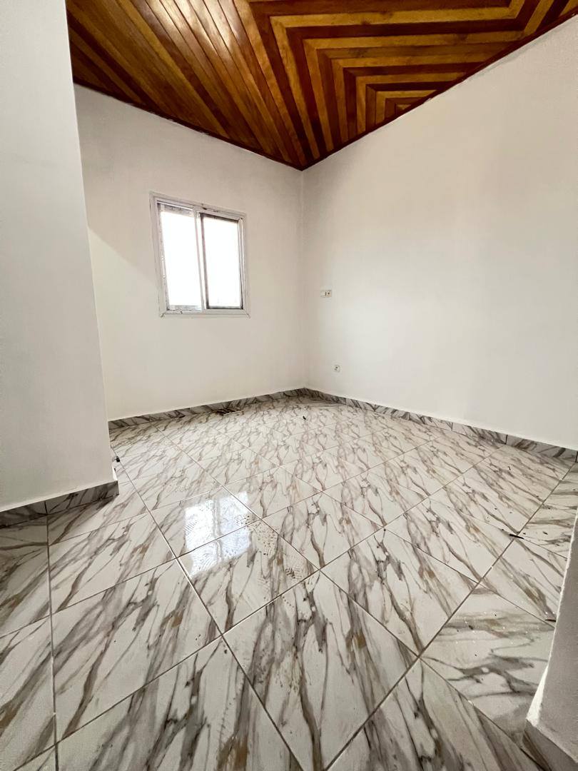 DOUALA – LOGBESSOU – CHAMBRE MODERNE