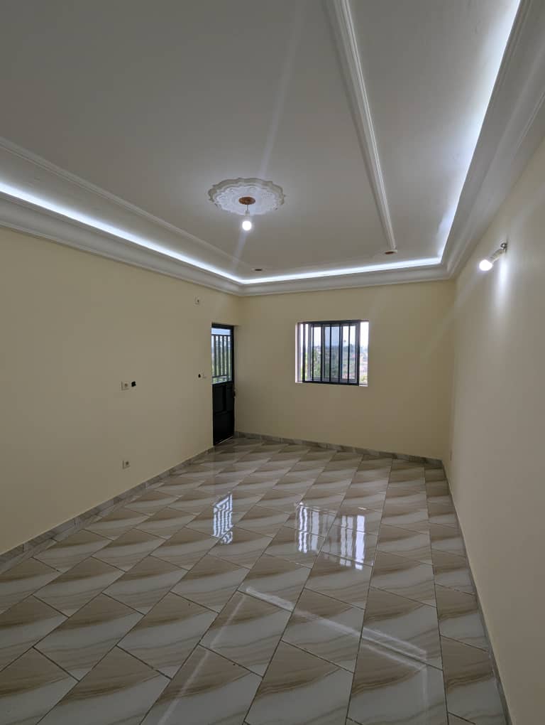 STUDIO BON STANDING À LOUER – ODZA (Borne 10, Meyos)