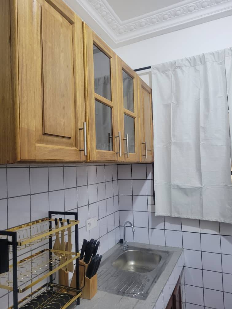 DOUALA - BONAMOUSSADI – APPARTEMENT MEUBLÉ À LOUER