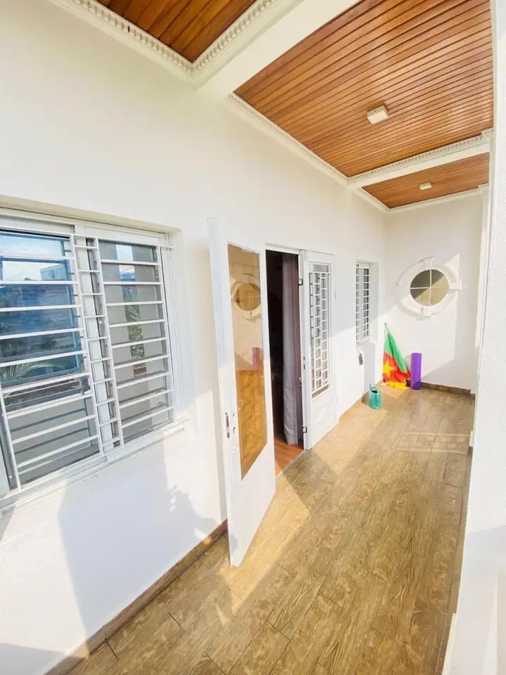 Duplex haut standing a louer bonamoussadi