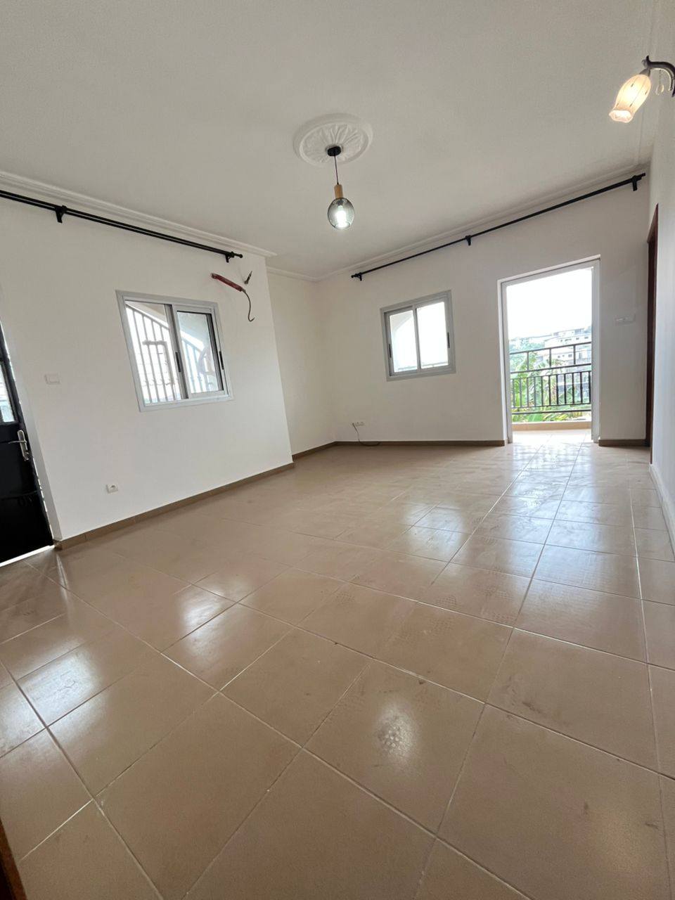 DOUALA – PK12 – APPARTEMENT HAUT STANDING