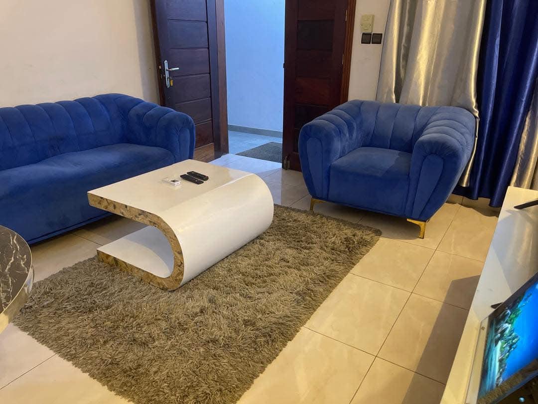 KRIBI – STUDIO MEUBLÉ CHAMBRE SALON