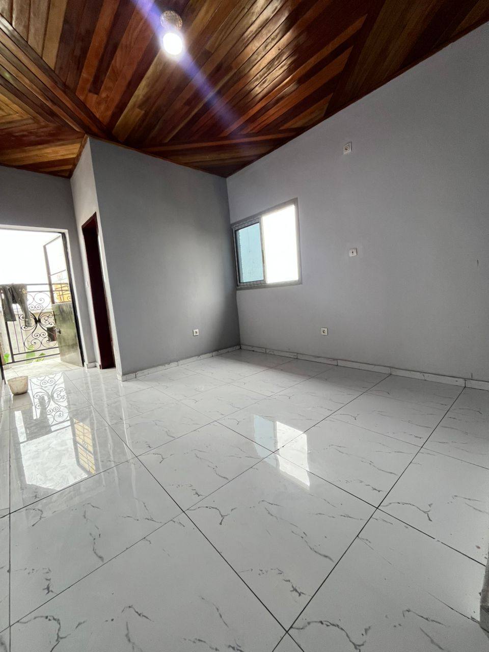 DOUALA – PK14 – STUDIO MODERNE