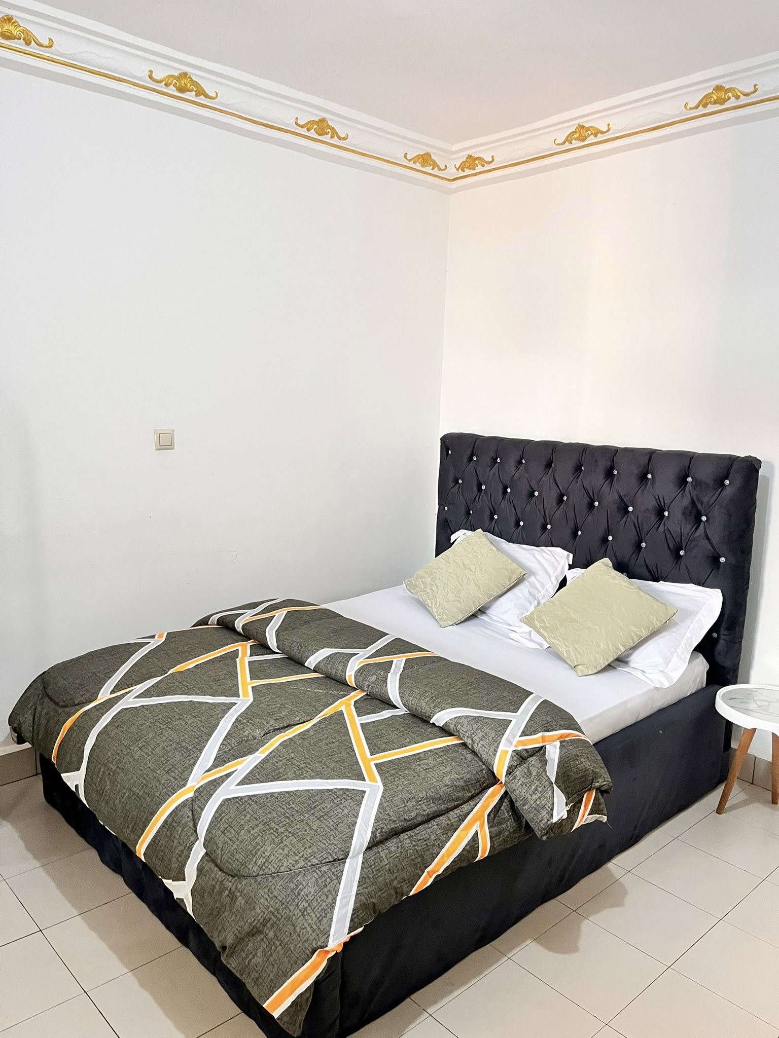 YAOUNDÉ – NKOABANG / DIXIÈME ARRÊT – LOGEMENTS MEUBLÉS CHIC