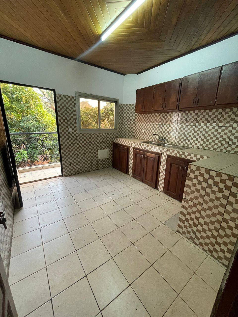 YAOUNDÉ – OYOMABANG – APPARTEMENT VIP