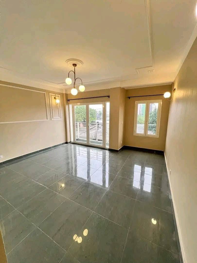 CHARMANT APPARTEMENT SPACIEUX À LOUER À BONAPRISO