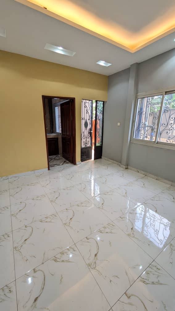 YAOUNDÉ – BARRIÈRE – STUDIO VIP NEUF