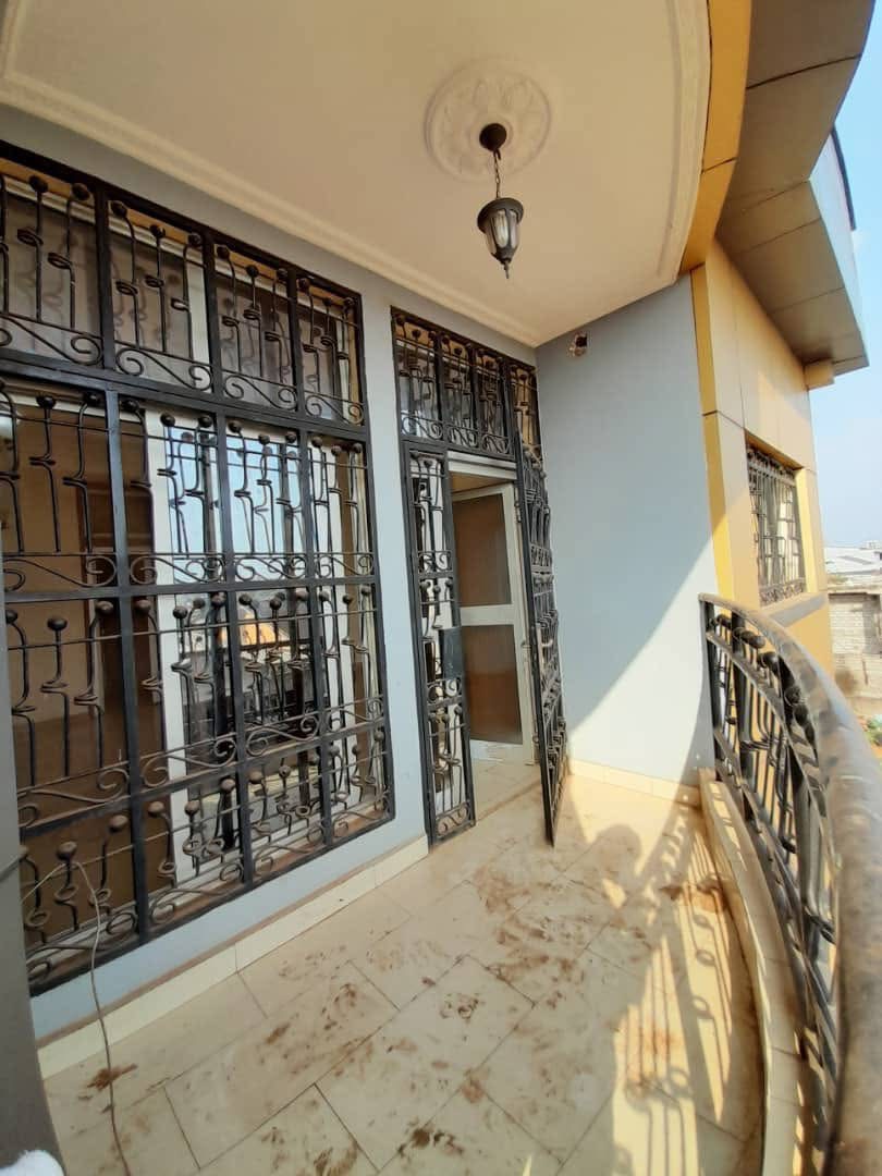 Appartement haut standing à louer à Mfandena zone résidentielle de Yaoundé