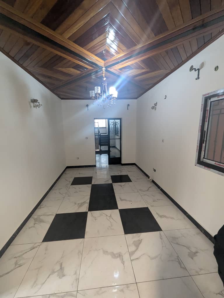 STUDIO BON STANDING À LOUER – ODZA (Dispensaire)