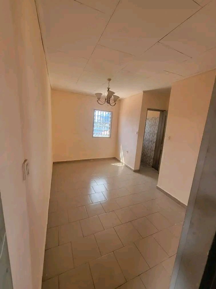 Yaoundé - Petit Marché Fourgerole – Chambre moderne à louer