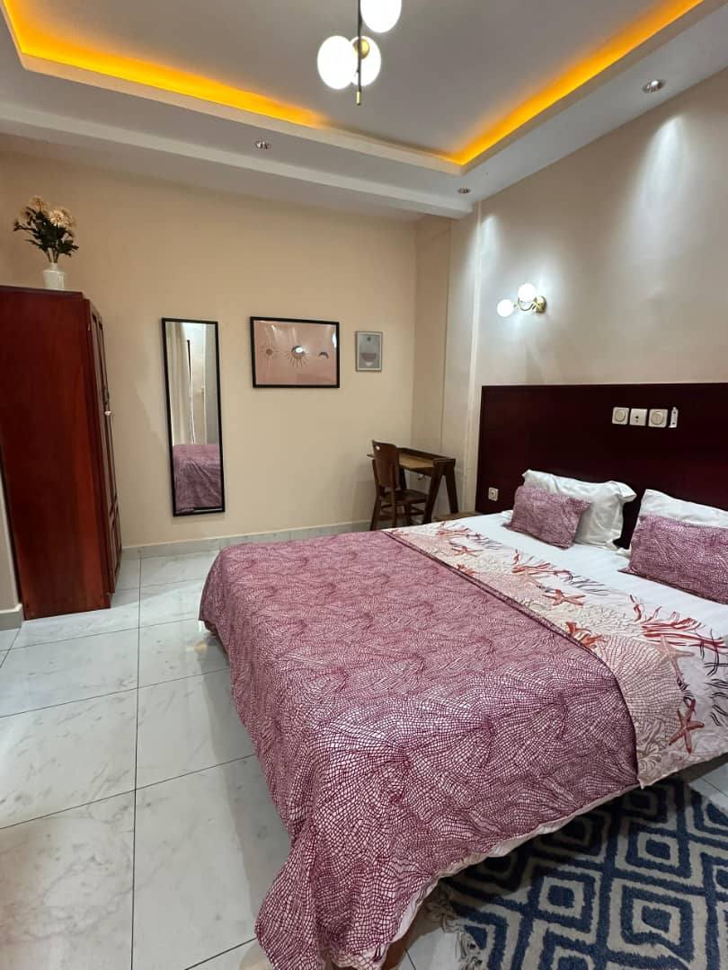 YAOUNDÉ – MONTÉE JOUVENCE – CHAMBRE MEUBLÉE