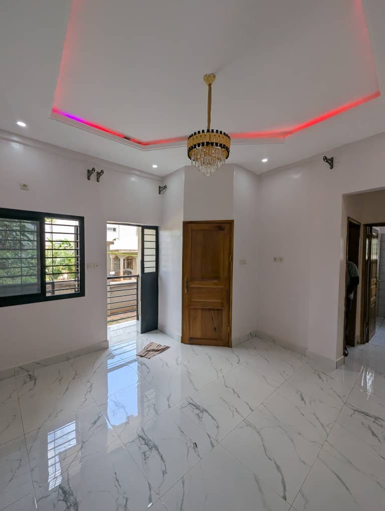 STUDIO HAUT STANDING À LOUER – ODZA (Plaque L&B)