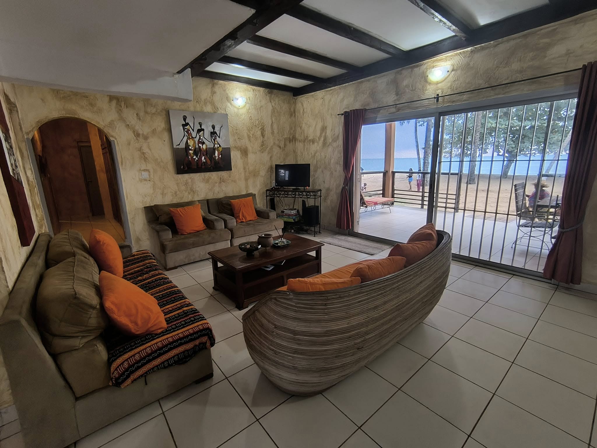 KRIBI - GRAND BATANGA  • VILLA MEUBLÉE AVEC PLAGE PRIVÉE