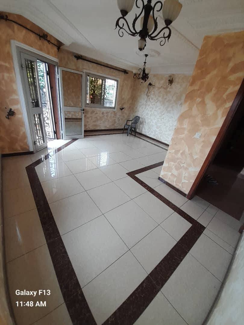 APPARTEMENT ÉLÉGANT ENTIÈREMENT RÉNOVÉ À LOUER – LOGPOM